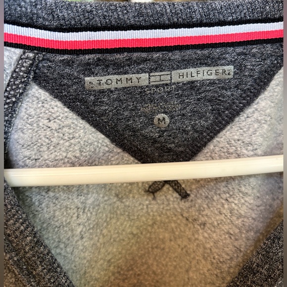 Tommy Hilfiger Cropped Sweater - Picture 2 of 4